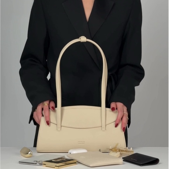 NEW Freja Caroline Oat Bag, with Dust Bag and Tags - Picture 7 of 8